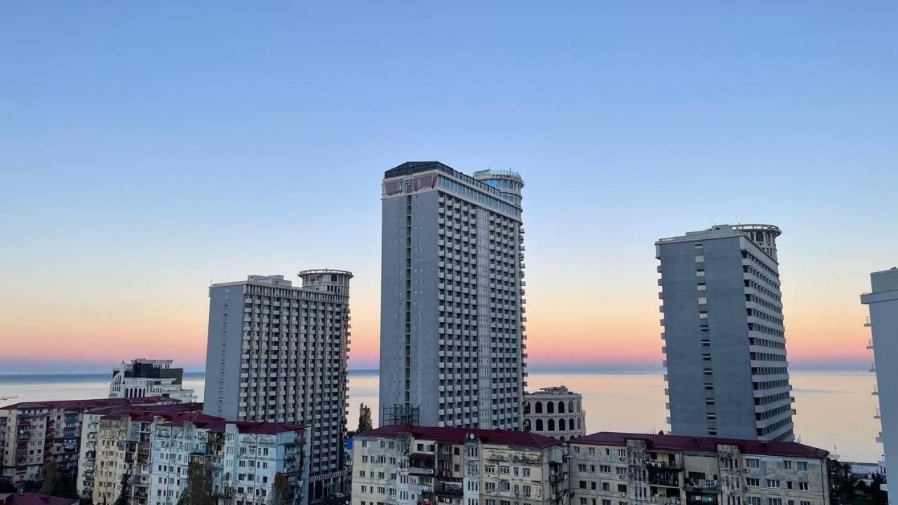 Apartamento Pirosmani 18D, 14 Floor Batumi Exterior foto