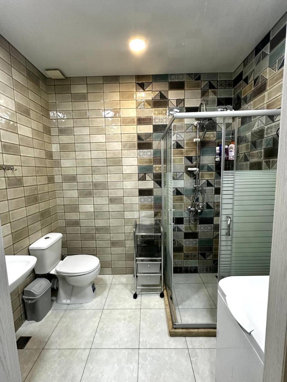 Apartamento Pirosmani 18D, 14 Floor Batumi Exterior foto